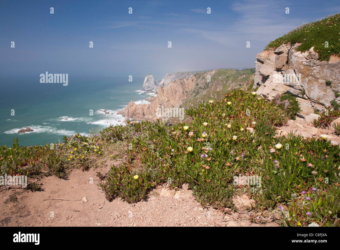Cabo da Roca, il punto più occidentale in Europa, Pedra da Orsa : consente di tenere la testa di roccia di granito e la scogliera di costa Foto Stock