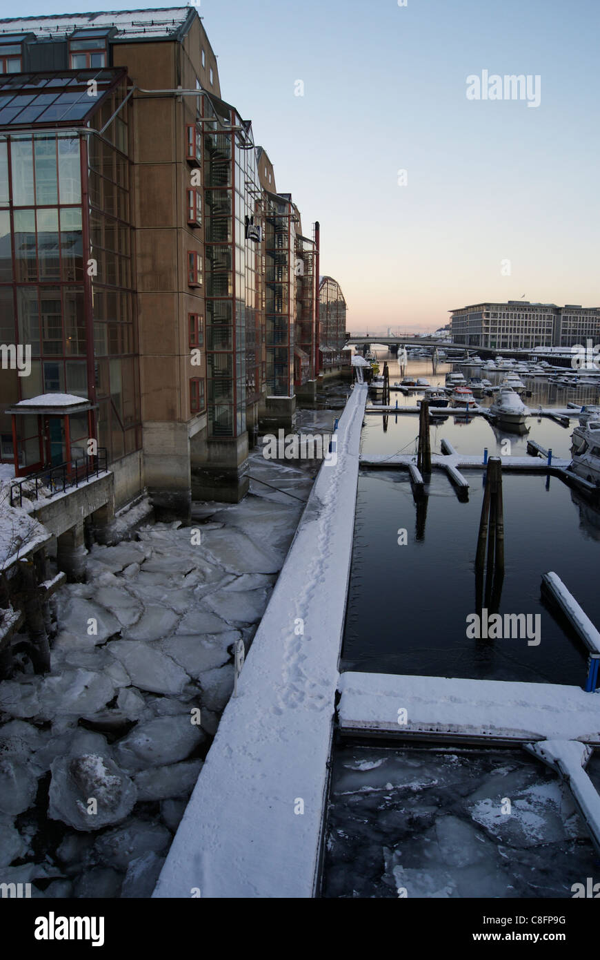 Radisson Hotel sul porto interno, Tronheim, Norvegia in inverno. Foto Stock