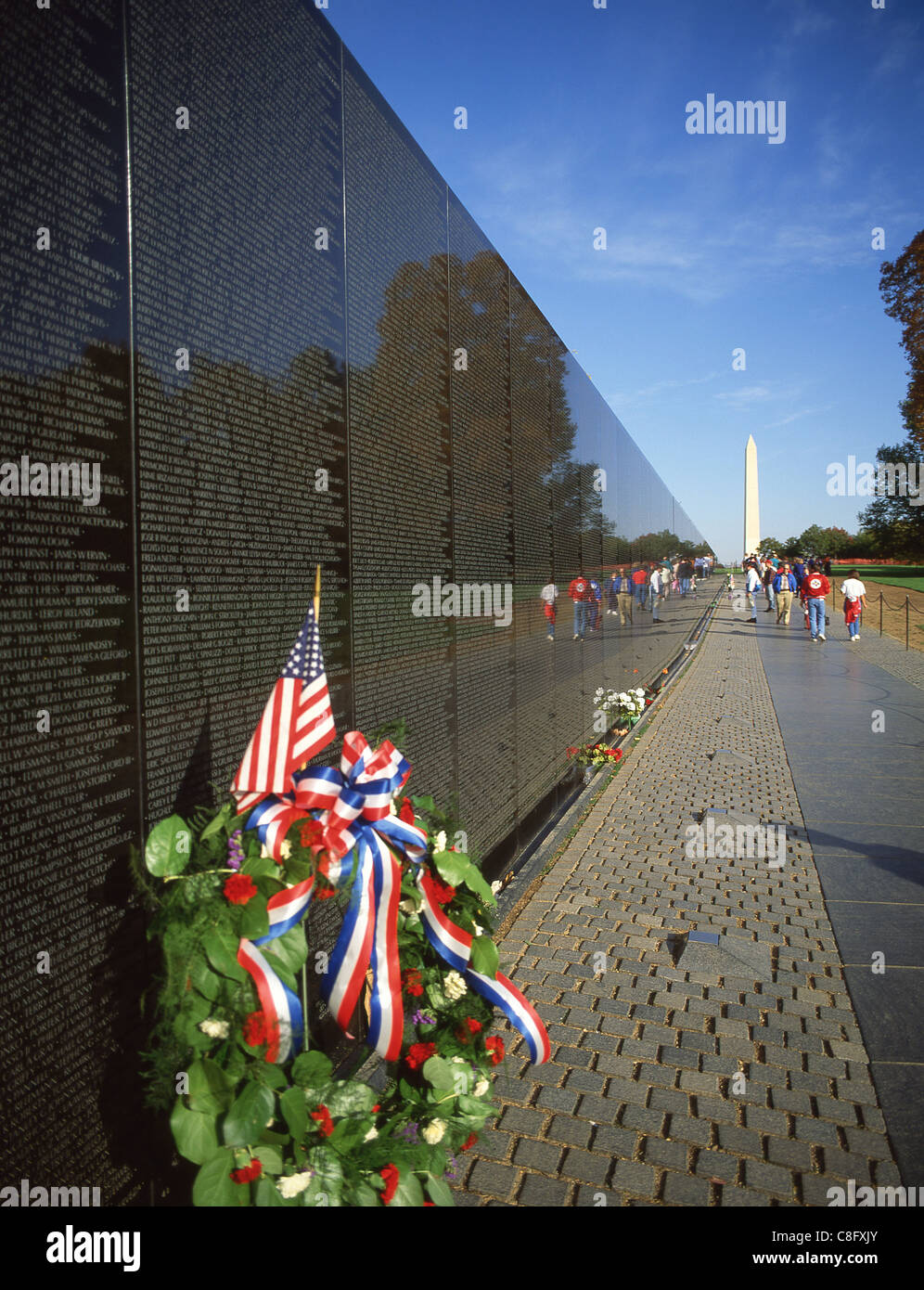 Vietnam Veterans Memorial Wall presso il Memoriale dei Veterani del Vietnam, il National Mall di Washington DC, Stati Uniti d'America Foto Stock