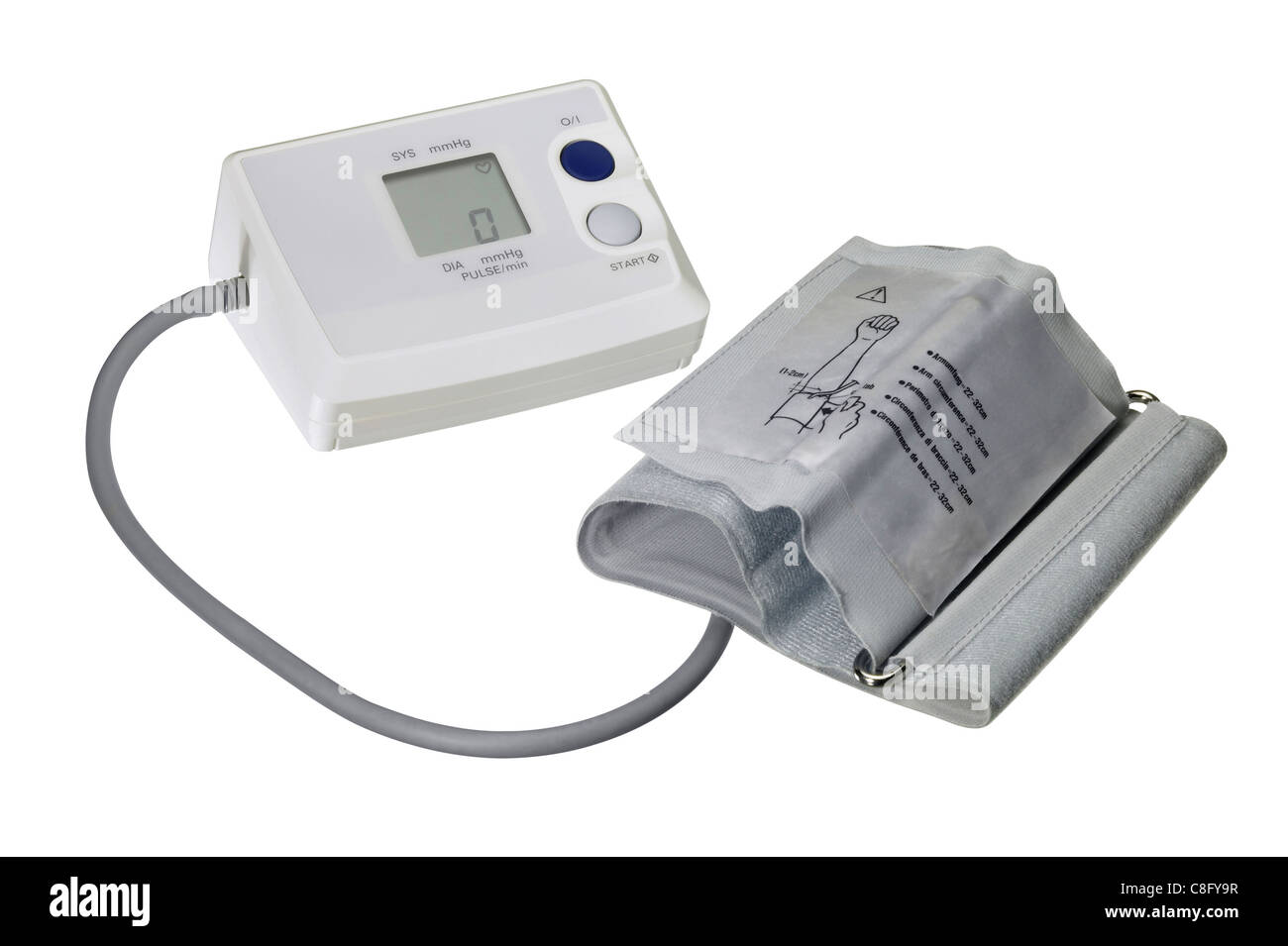 Studio fotografico di un apparecchio per la misurazione della pressione sanguinea isolato su bianco con tracciato di ritaglio Foto Stock