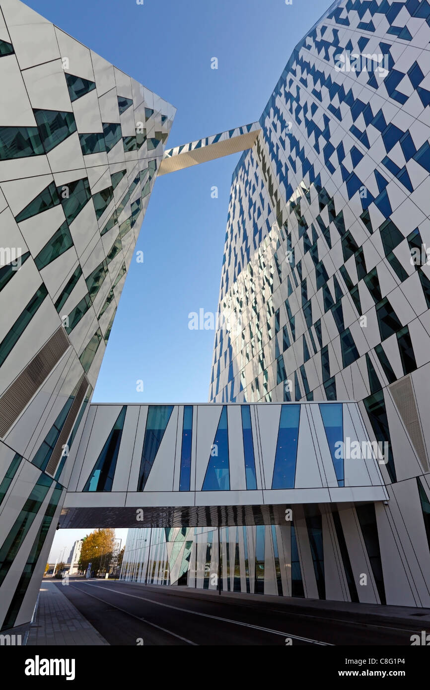 Il Bella Sky Comwell Hotel al Bella Center su Amager. Spettacolare e moderno grattacielo a Ørestad / Ørestaden, il nuovo quartiere di Copenhagen. Foto Stock