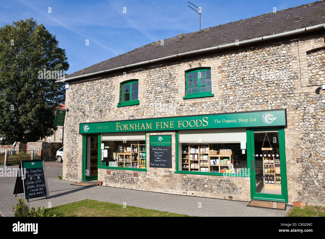 Fornham Fine Foods store in Fornham Tutti i Santi village, Suffolk, Regno Unito 2011 Foto Stock