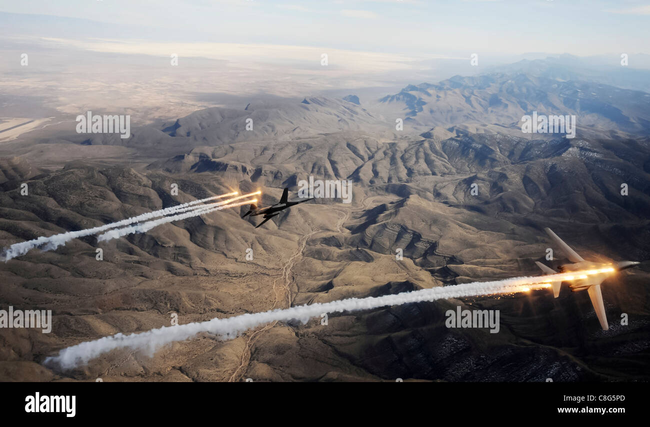 Un due-nave formazione di B-1B Lancieri assegnato al ventottesimo Bomb Squadron, Dyess Air Force Base in Texas Foto Stock