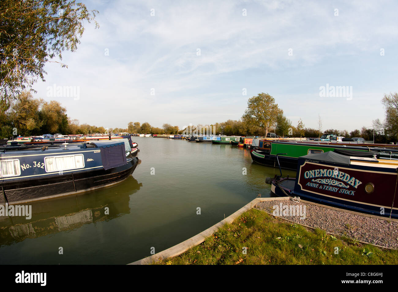 Narrowboats a Cresent Marina, Northamptonshire Foto Stock