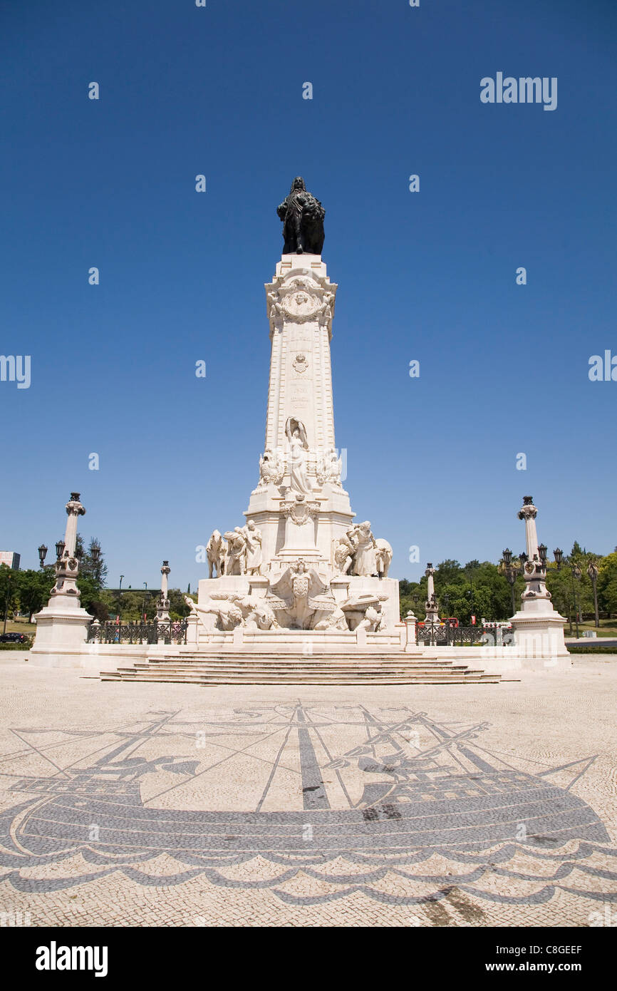 Il 36 metro alto monumento dedicato al Marques de Pombal, su di una piazza con lo stesso nome, centro di Lisbona, Portogallo Foto Stock