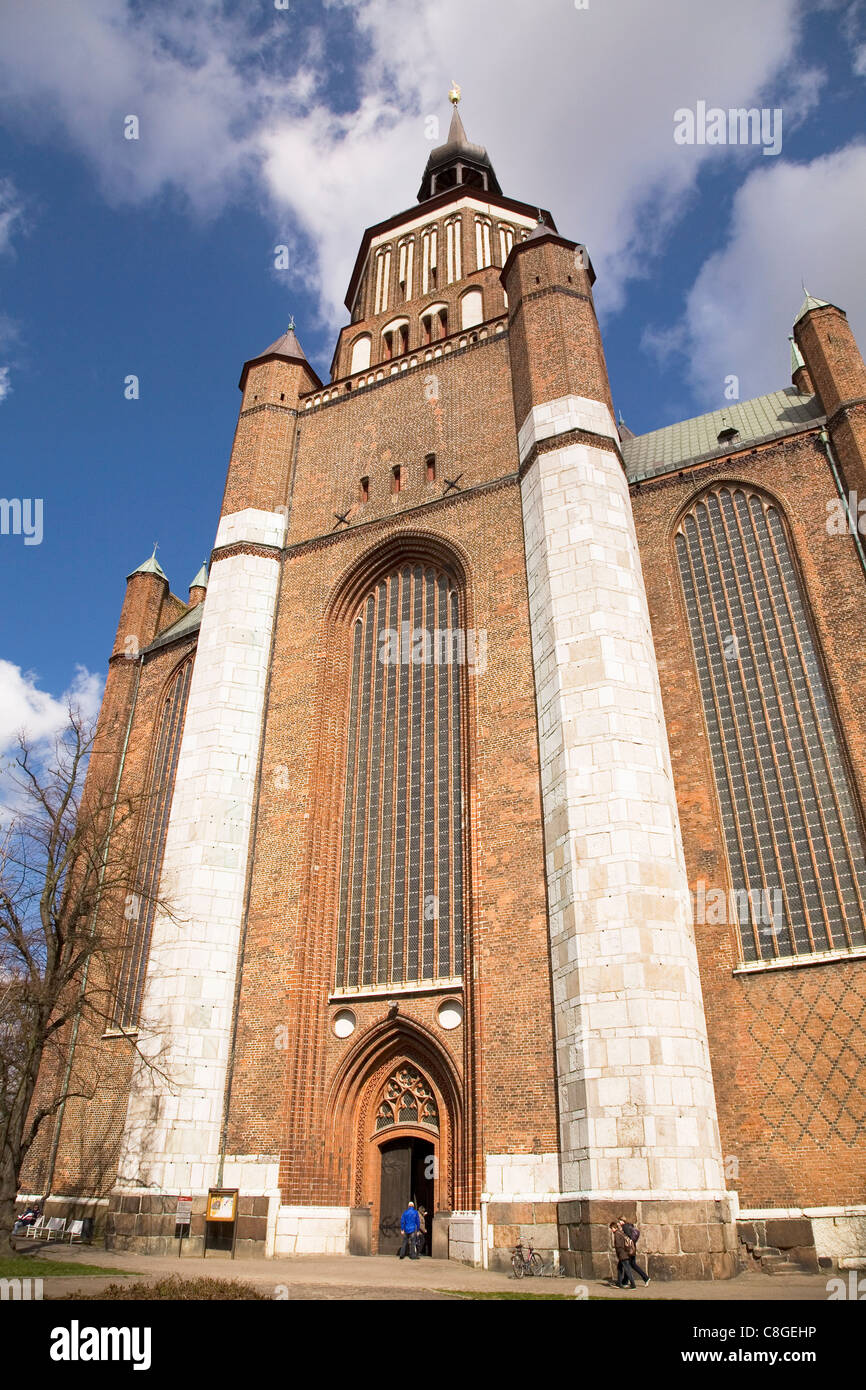 La Chiesa di Santa Maria (Marienkirche) costruita tra il 1382 e il 1473, a Stralsund, Meclenburgo-Pomerania Occidentale, Germania Foto Stock