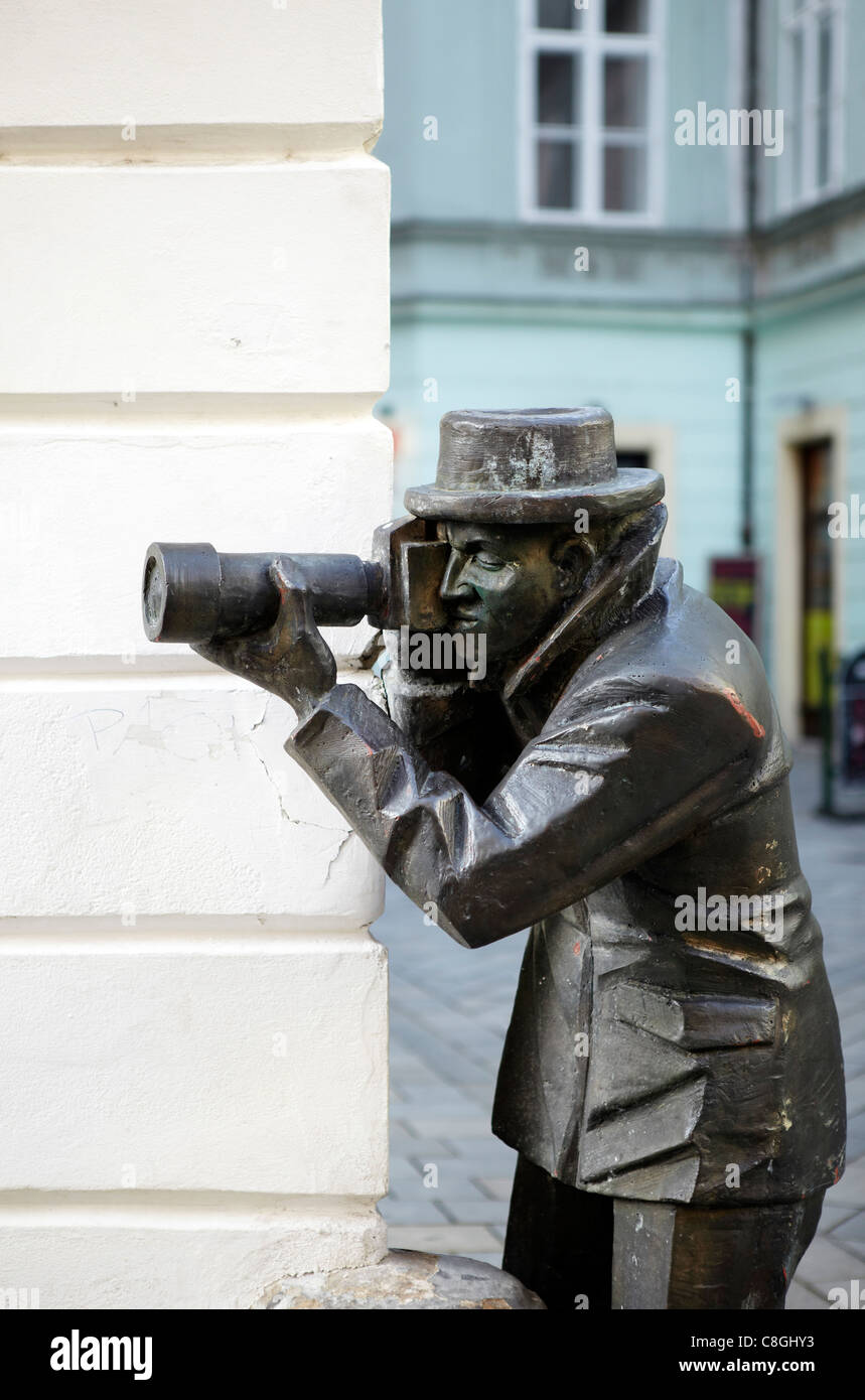 Paparazzi statua, Bratislava, Slovacchia Foto Stock