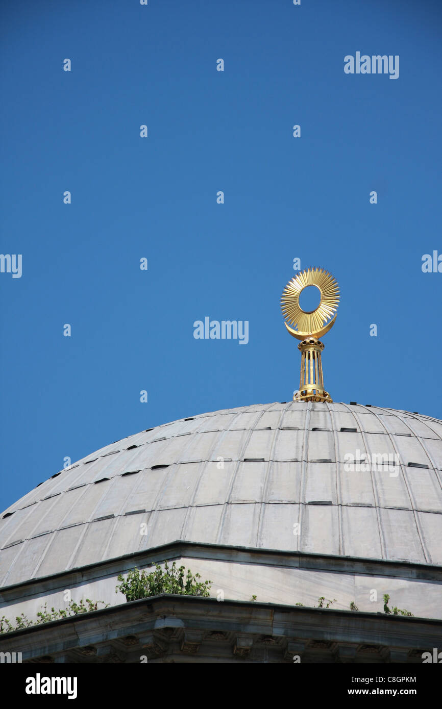 Istanbul, Turchia, la moschea, a cupola, oro, intorno, sultano Abdülhamid Türbesi Han Foto Stock