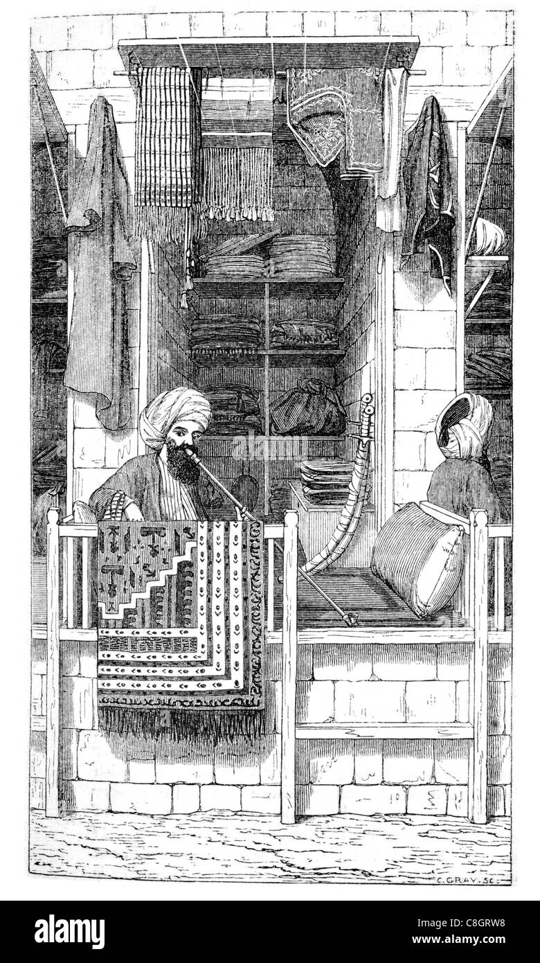 Negozio in Il Cairo Egitto mercato mercati commerciali producono trading la vendita di prodotti vendere acquistare comprare shopping stand di stallo merchant Foto Stock