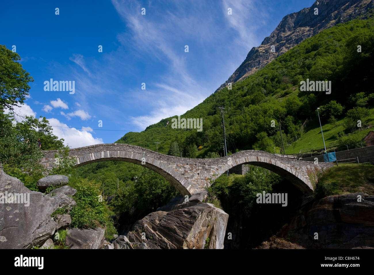 La Svizzera, Europa, Ticino, Ticino, in Val Verzasca, Valle Verzasca, cloud, scenario, panorama, montagna, montagne, estati, rive Foto Stock