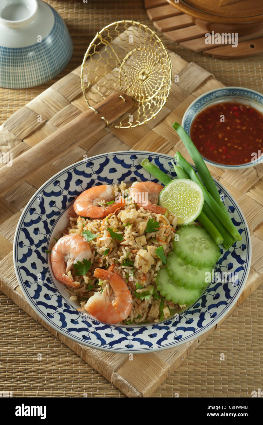 Gamberi Thai fried rice Khao Pad goong Foto Stock