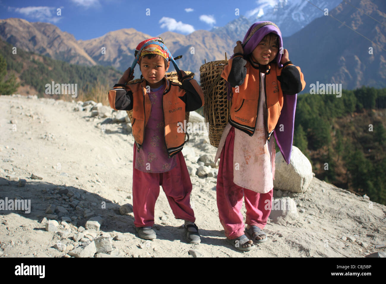 Bambini, Himalaya, Annapurna, Nepal, Asia, Circuito di Annapurna, Trekking, Trek Thorung La, Thorung Pass, Mukinath, Sherpa, romana Foto Stock