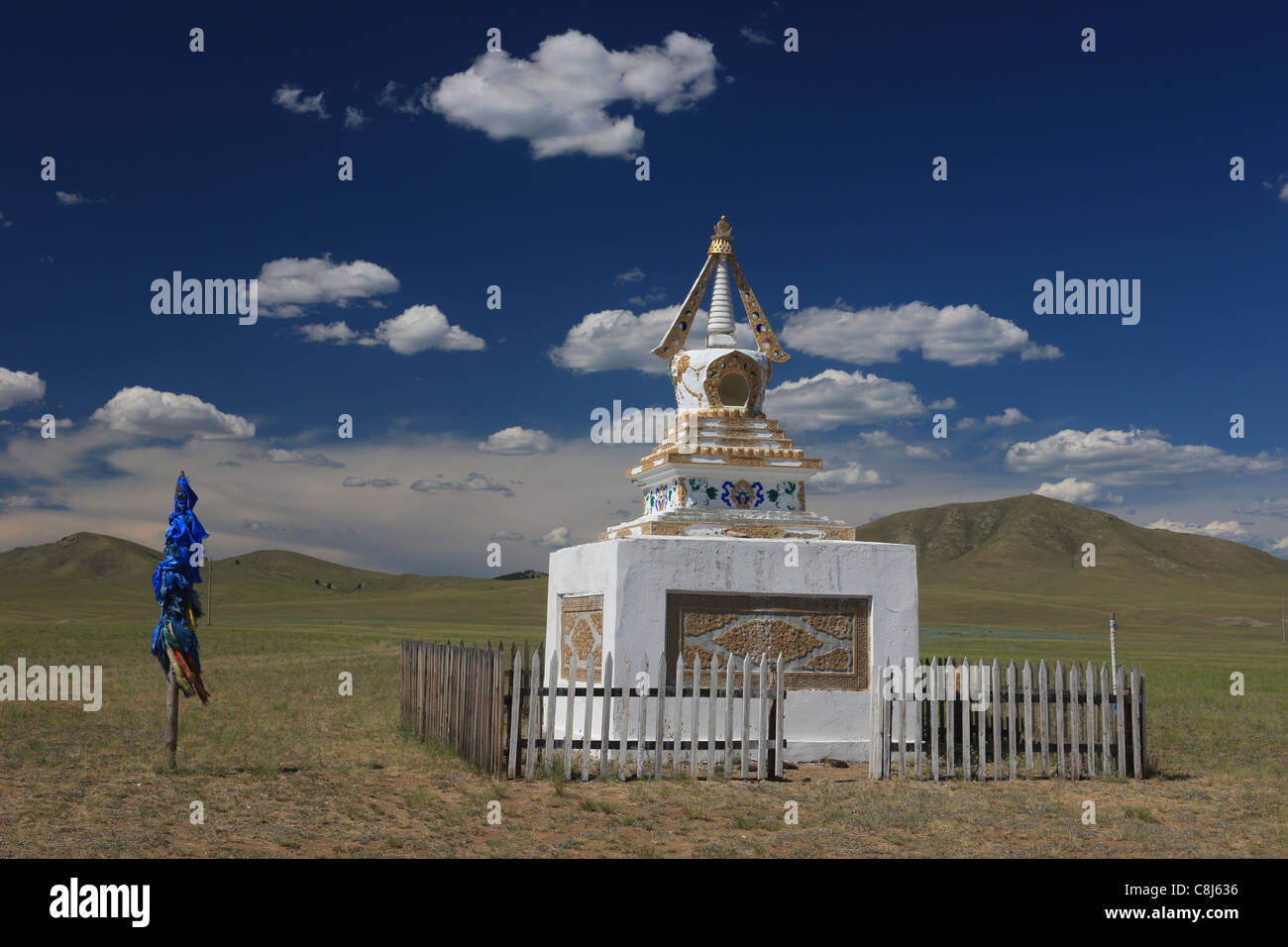 Stupa, Mongolia, Asia, religione, buddismo buddisti, pellegrino, steppa, luogo sacro, destinazione sacra, credente, nuvole, blue s Foto Stock