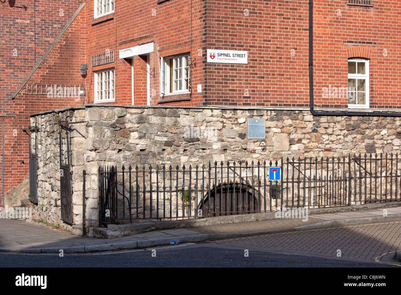 La Undercroft, Simnel Street, Southampton, Hampshire, Inghilterra, Regno Unito. Foto Stock