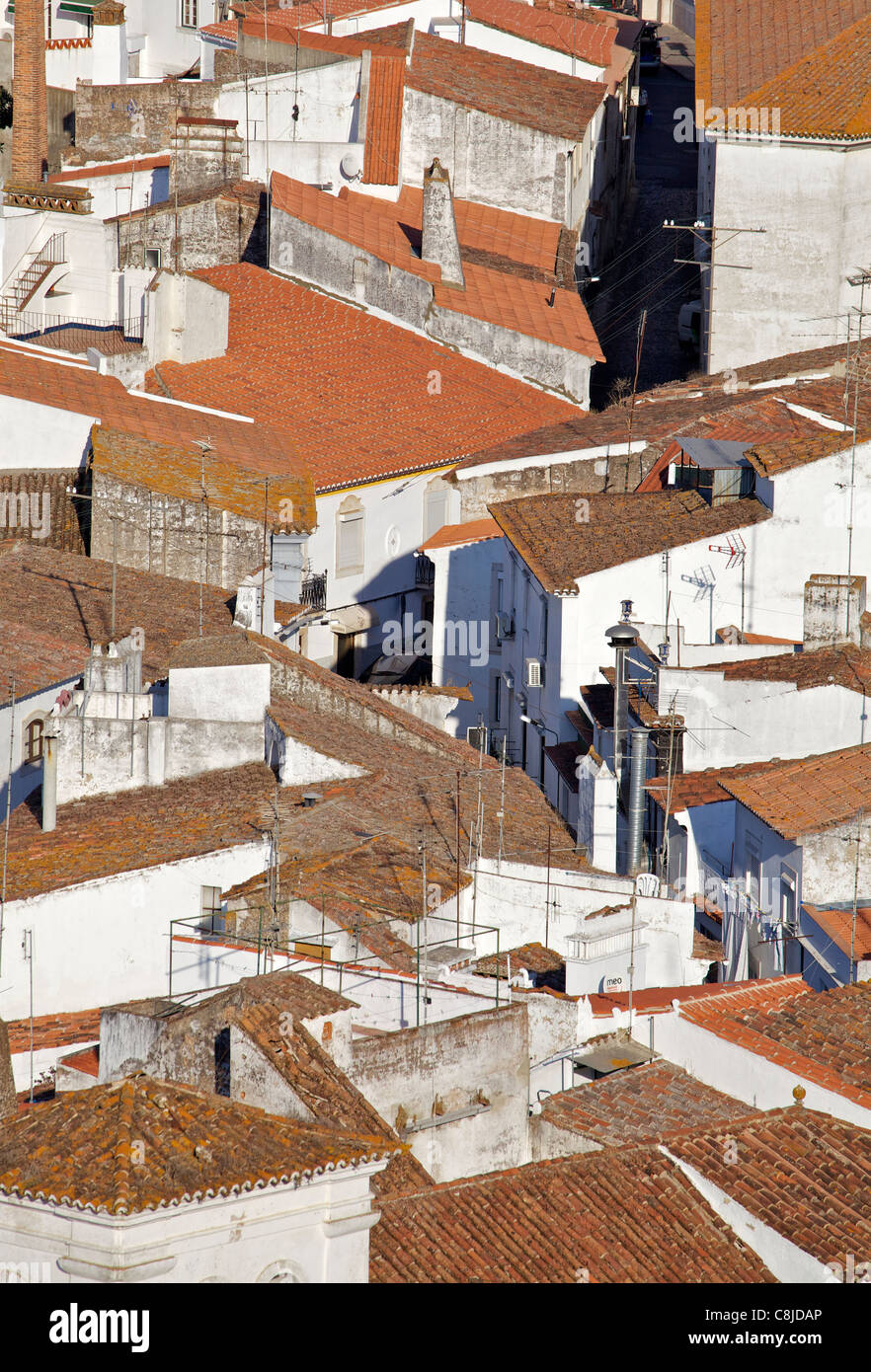 Tetti in terracotta della politica europea di Borgo Medievale Foto Stock