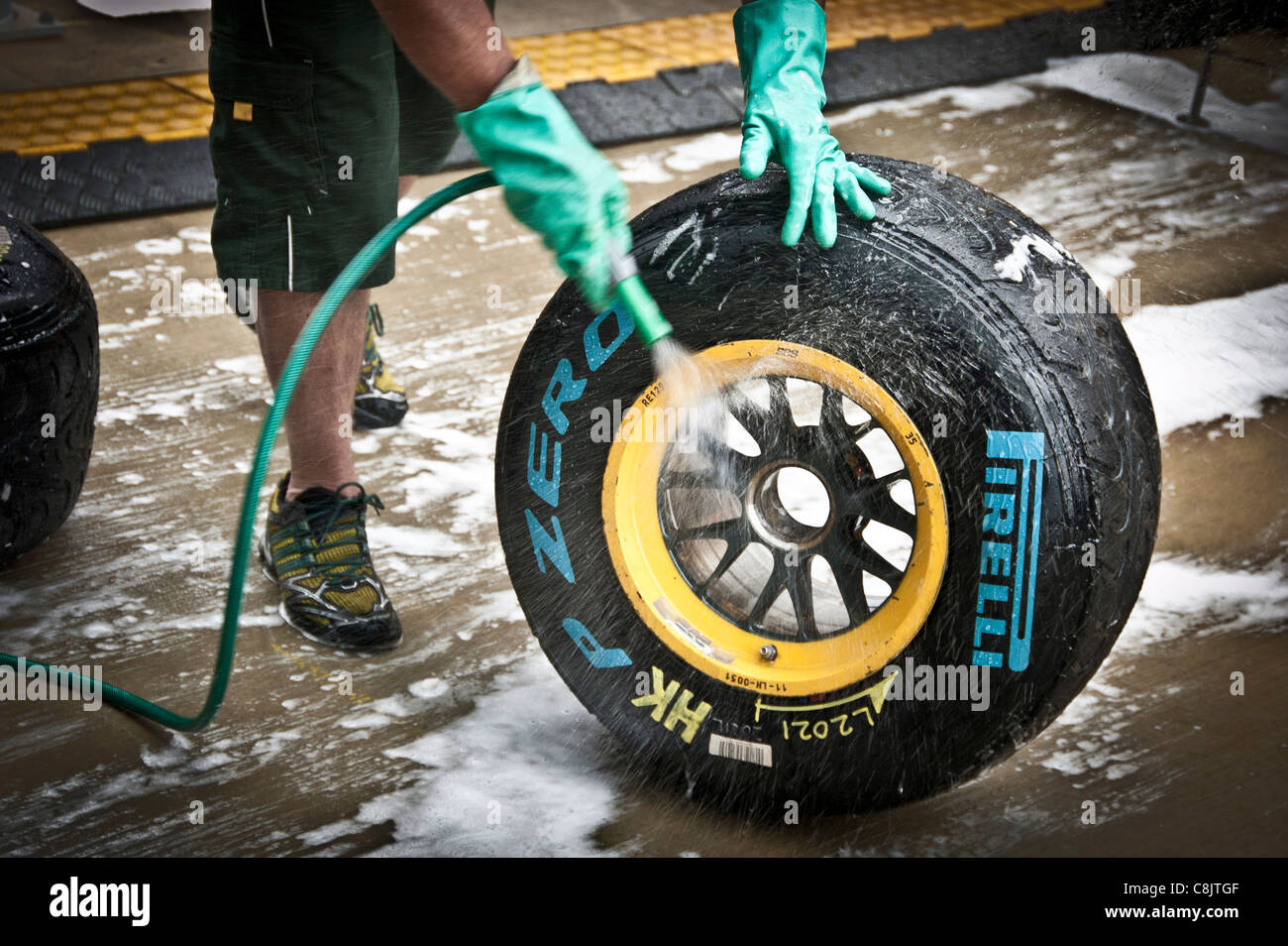 Il lavaggio Pirelli Formula 1 pneumatici Foto Stock