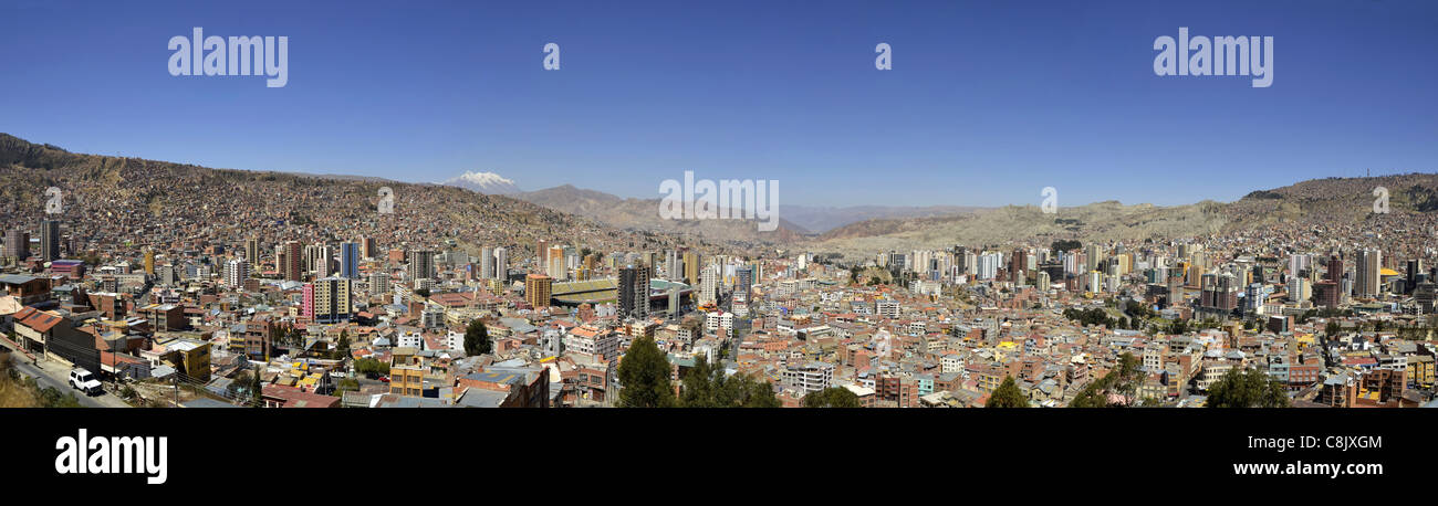La Paz in Bolivia killi killi viewpoint panorama città capitale del sud america Illampu montagna Ande Cordillera Real de los Andes Cor Foto Stock