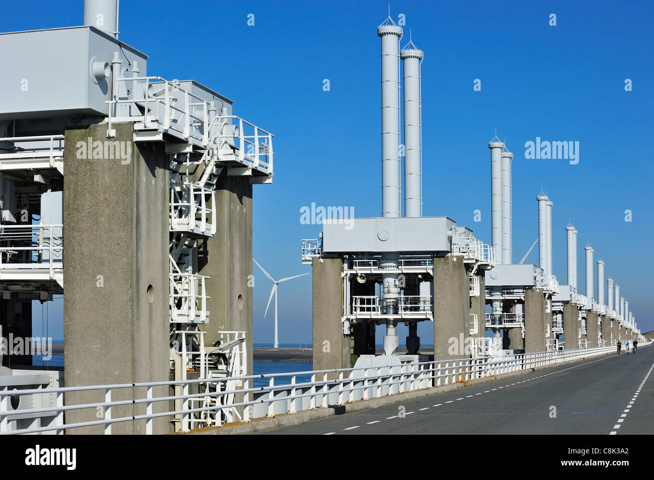 Storm flood barrier / Oosterscheldekering / Schelda orientale mareggiata barriera, parte del Delta lavora nei Paesi Bassi Foto Stock