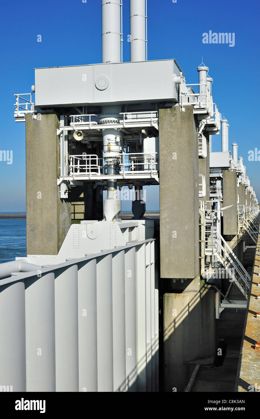 Storm flood barrier / Oosterscheldekering / Schelda orientale mareggiata barriera, parte del Delta lavora nei Paesi Bassi Foto Stock