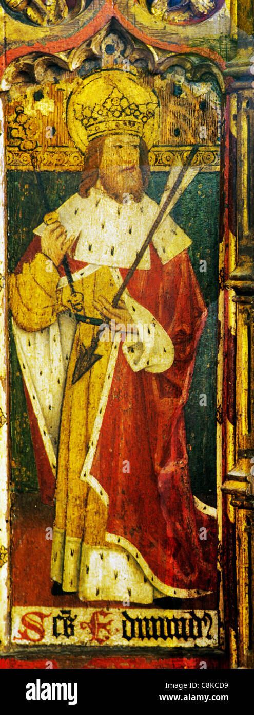 Ludham, Norfolk, rood screen, Saint Edmund, Saxon re di East Anglia, tenendo una freccia maschio saint santi medievale inglese Foto Stock