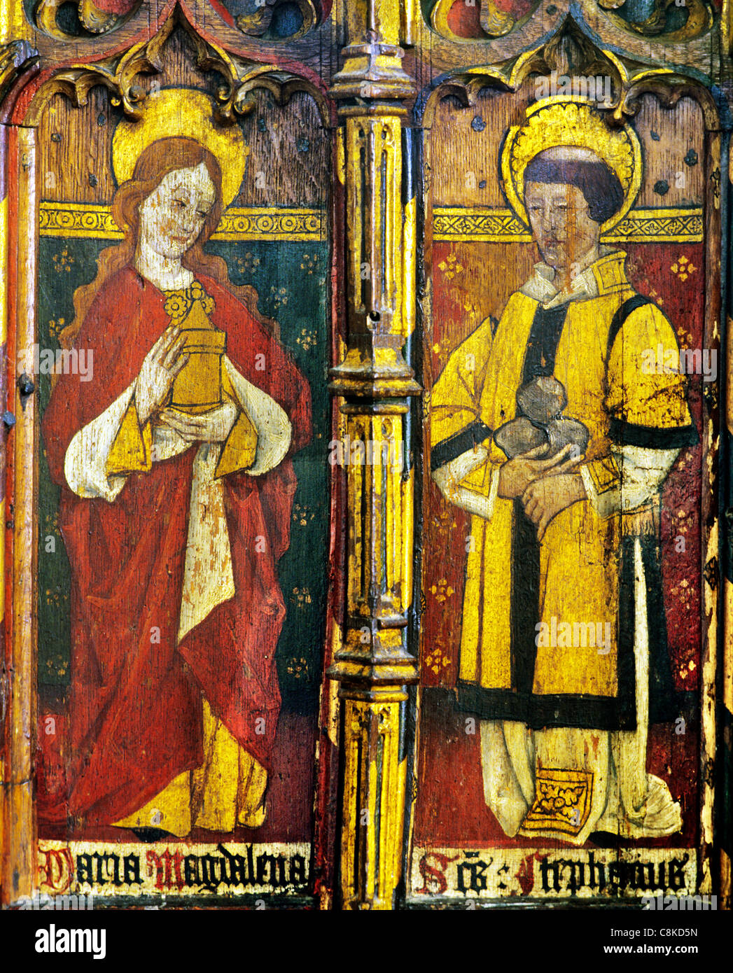 Ludham, Norfolk, rood screen, Santa Maria Maddalena e Santo Stefano san santi medievale inglese schermi dipinti di pittura Foto Stock