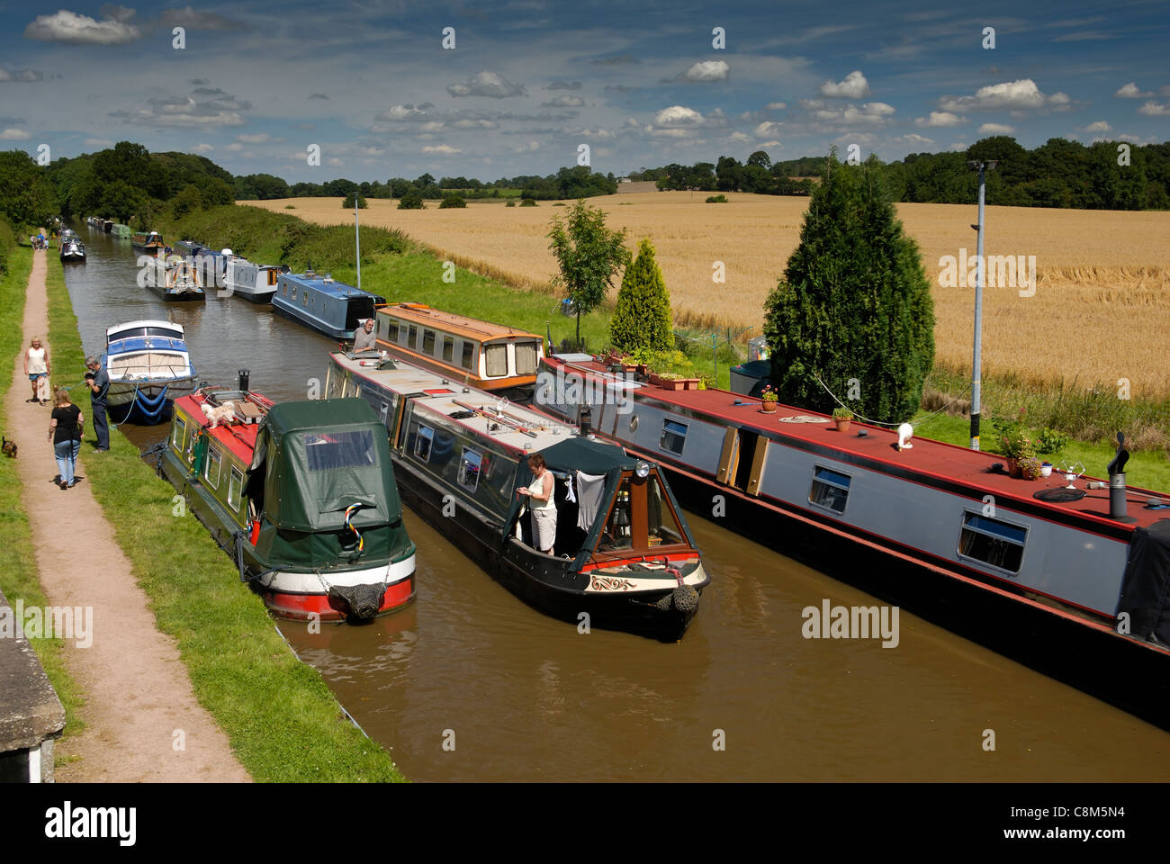 Barche in Shropshire Union Canal a Norbury Junction, Staffordshire. Foto Stock