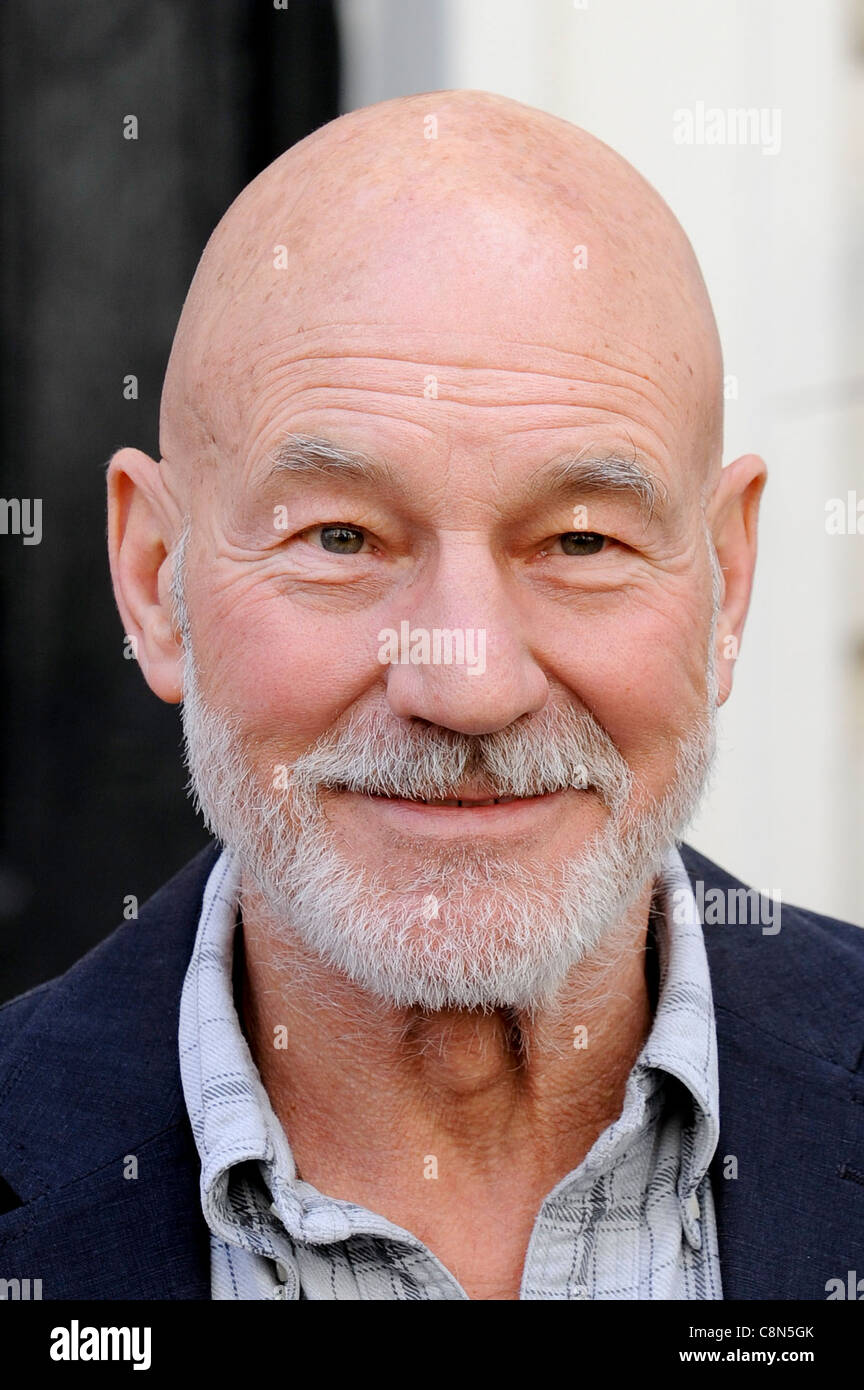 Patrick Stewart annuncia due nuove aggiunte alla "Waiting For Godot " per riprodurre la parte di "un ragazzo', Richard Linnell e Sam W Foto Stock