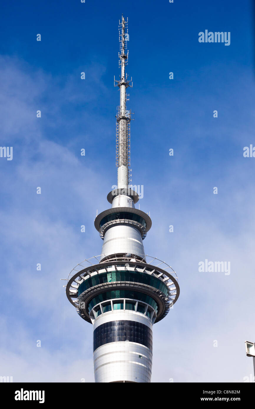 Dettaglio della Sky Tower di Auckland, in Nuova Zelanda. Foto Stock