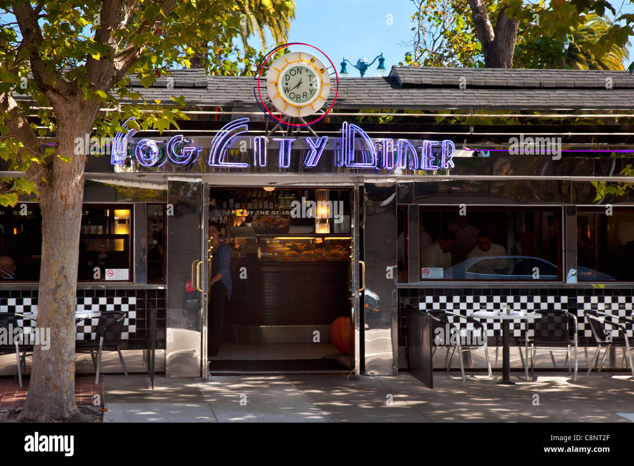 Famoso diner - Fog City Diner, lungo l'Embarcadero in San Francisco California USA Foto Stock