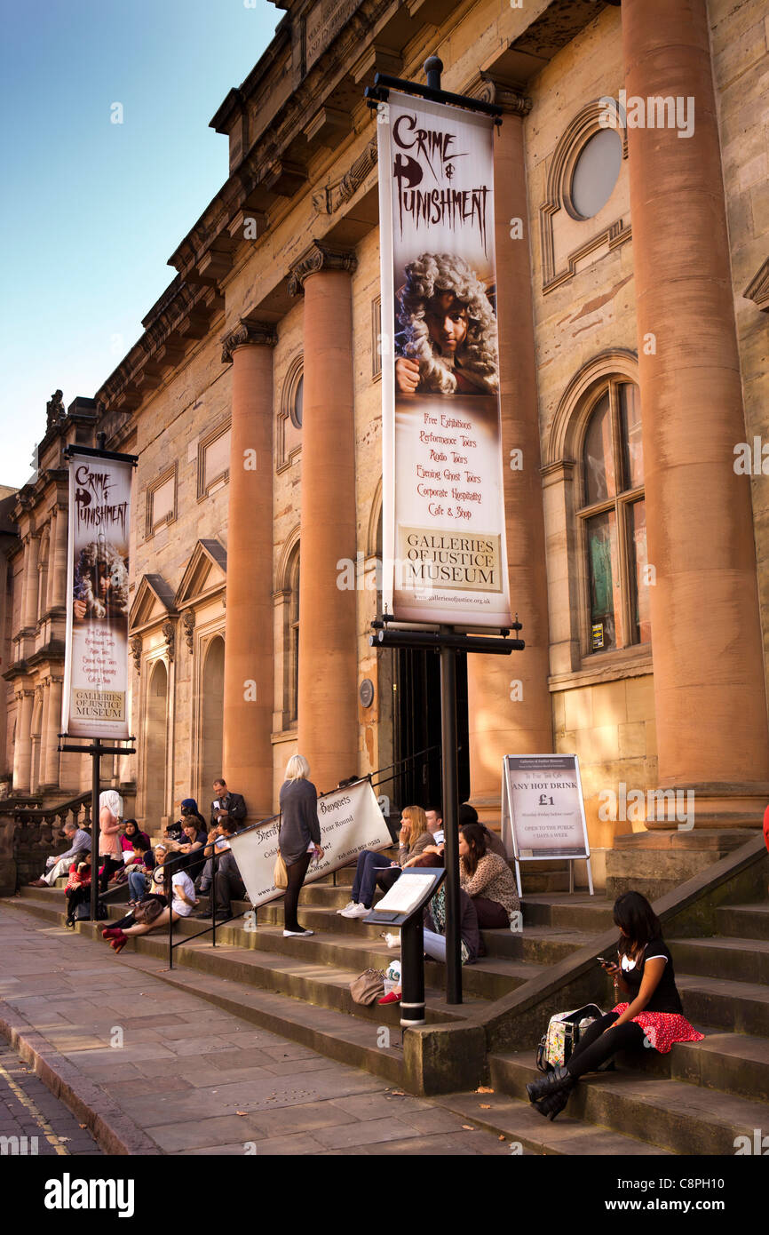 Regno Unito, Nottinghamshire, Nottingham, alta marciapiede, gallerie di giustizia Museo in tribunale vecchio edificio Foto Stock