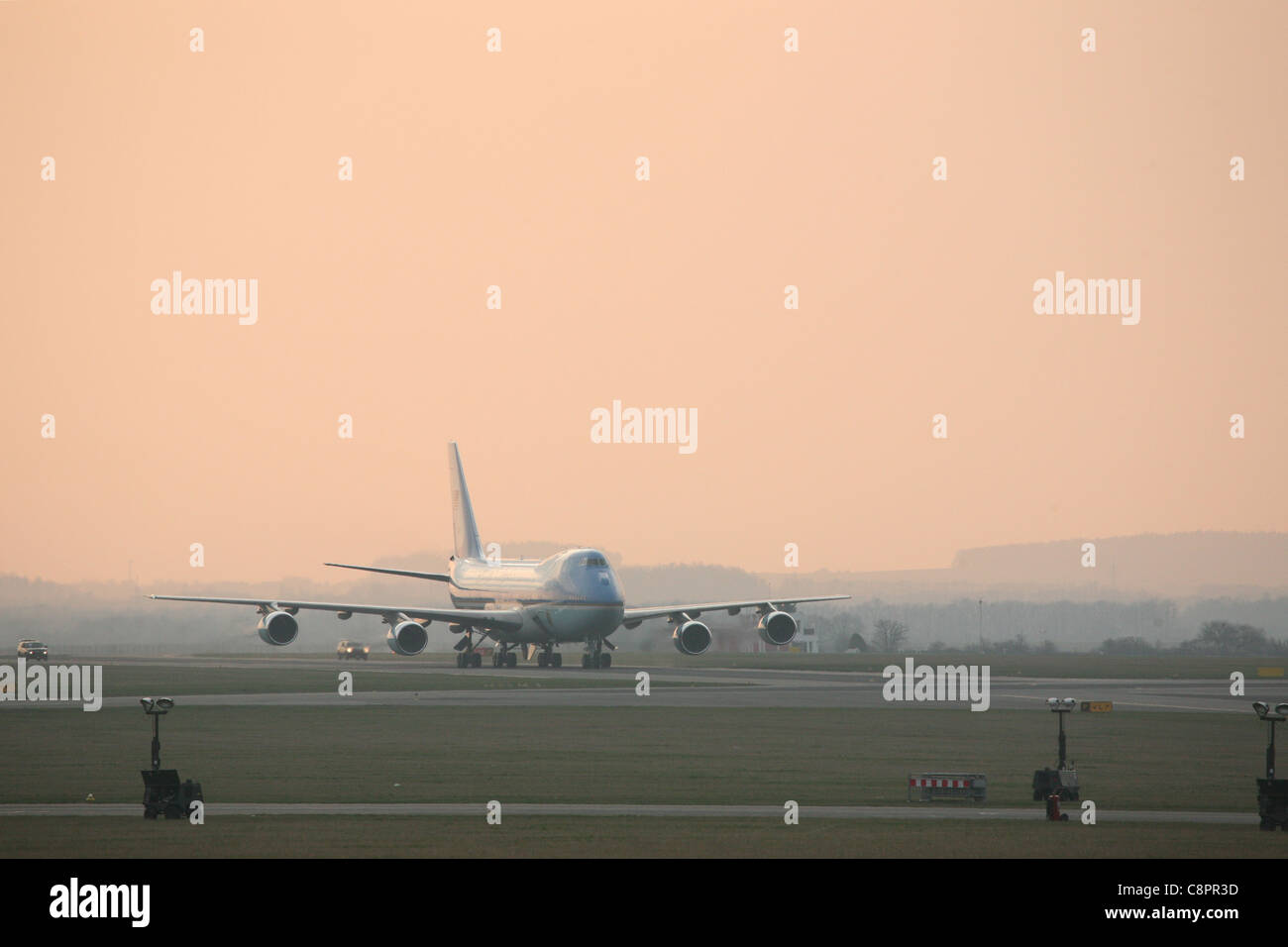 Air Force One Aircraft presso l'aeroporto Ruzyne di Praga, Repubblica Ceca, il 4 aprile 2009. La foto è stata scattata durante la visita del presidente americano Barack Obama nella Repubblica Ceca nell'aprile 2009. Foto Stock