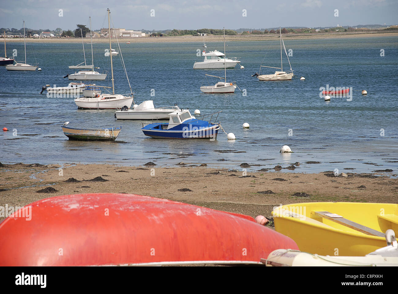 Francia, Bretagna, Port-Louis, barche a bassa marea Foto Stock