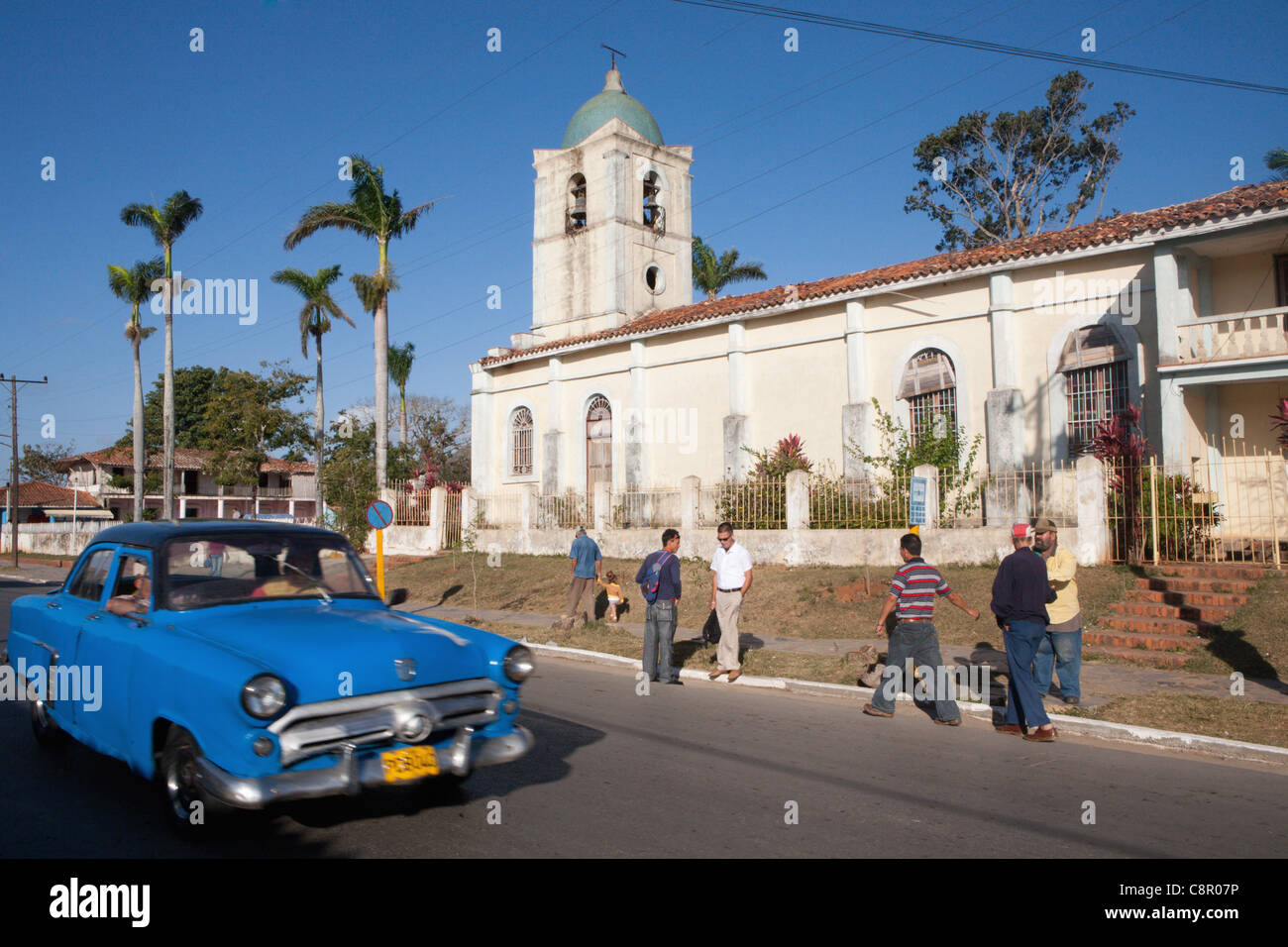 PINAR DEL RIO: VINALES villaggio chiesa Foto Stock