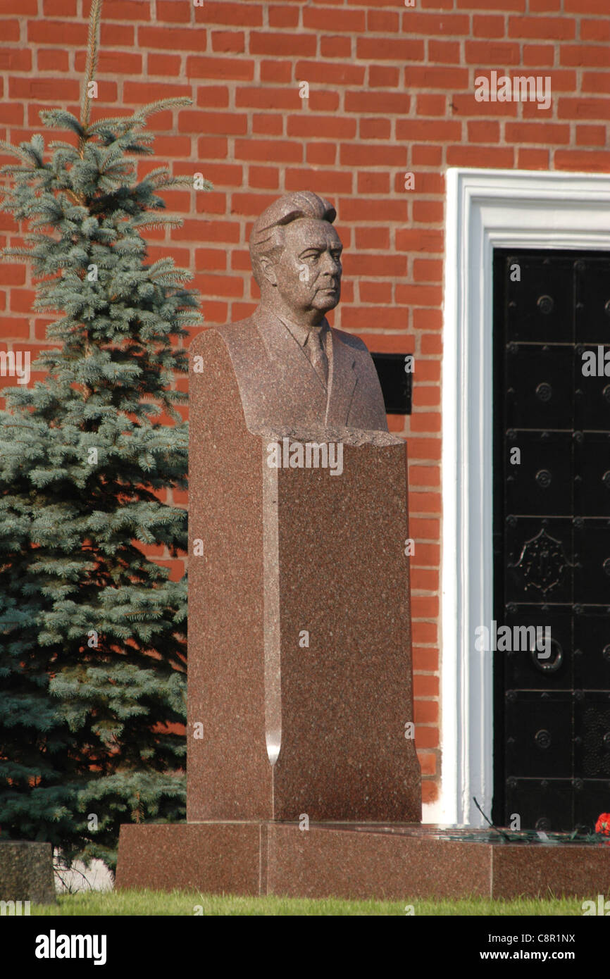 Tomba di leader sovietico Leonid Brezhnev di fronte le mura del Cremlino a Piazza Rossa di Mosca, Russia. Foto Stock