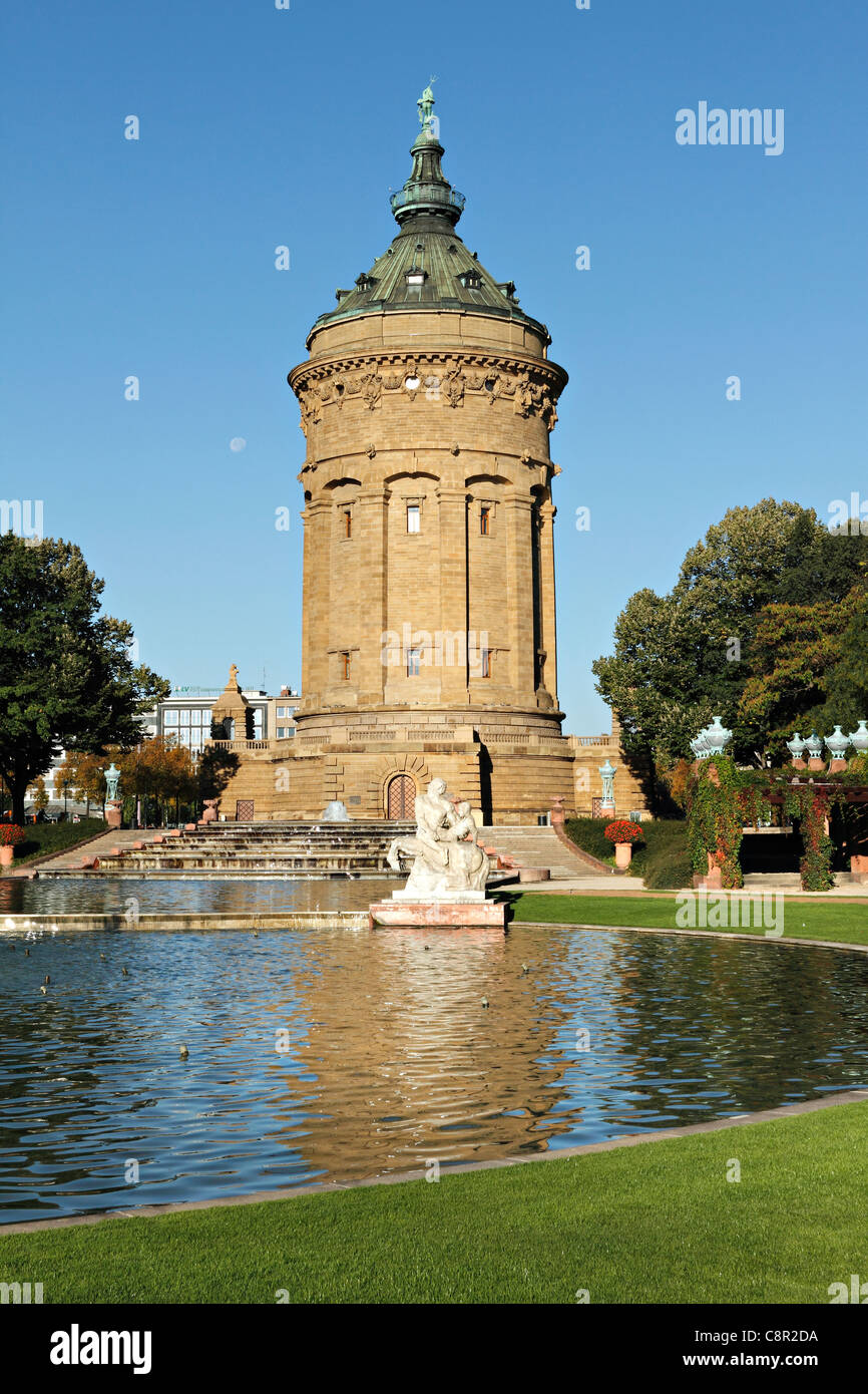 Acqua Torre di Federico Park, Mannheim Baden Wurttemberg Germania Foto Stock