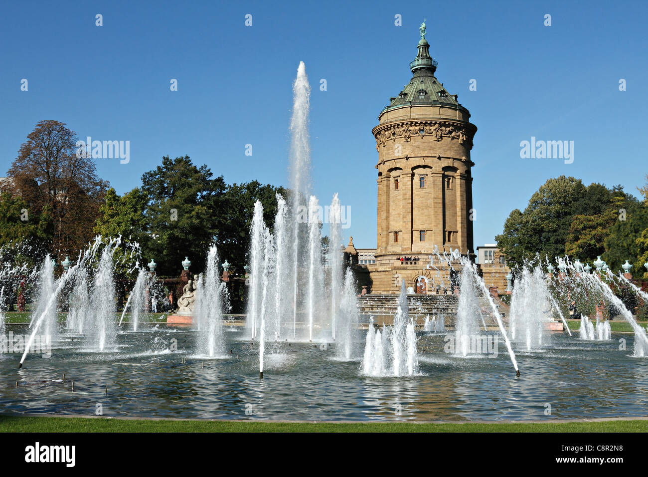 Acqua Torre di Federico Park, Mannheim Baden Wurttemberg Germania Foto Stock