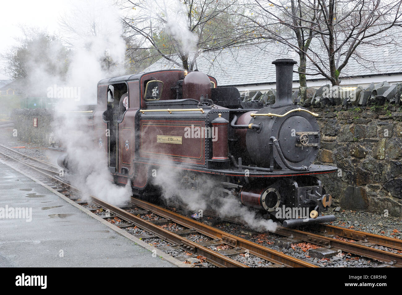 Merddin emrys double Fairlie locomotiva a vapore welsh highland railway Ffestiniog railway gwynedd in Galles Foto Stock