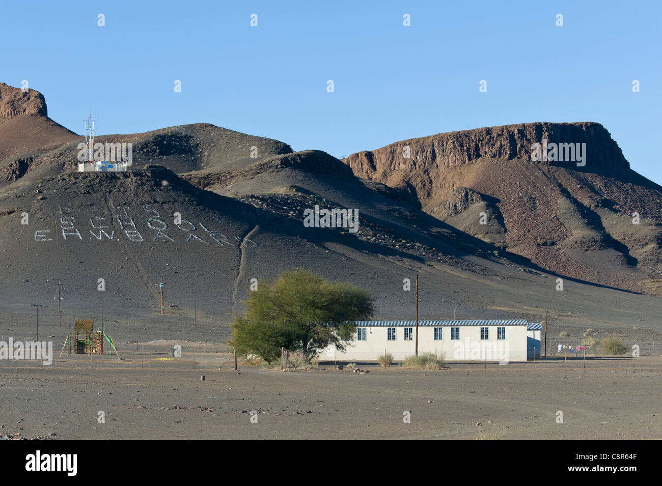 La scuola nel deserto in Noordoewer Namibia Foto Stock