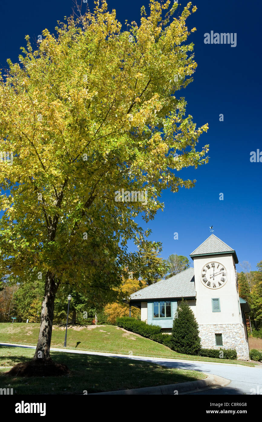 Torre dell'orologio di Straus Park - Brevard, North Carolina, STATI UNITI D'AMERICA Foto Stock