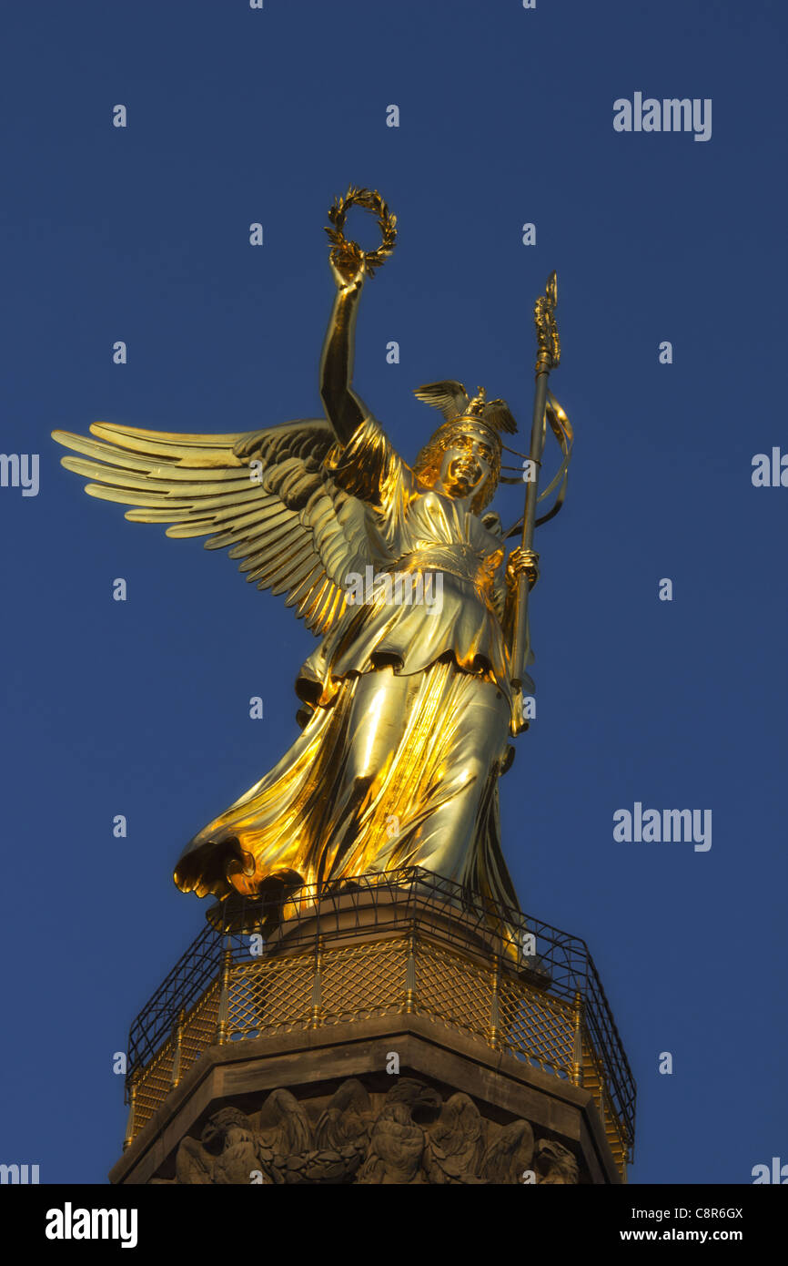 La colonna della vittoria con il nuovo gold, Berlino Foto Stock