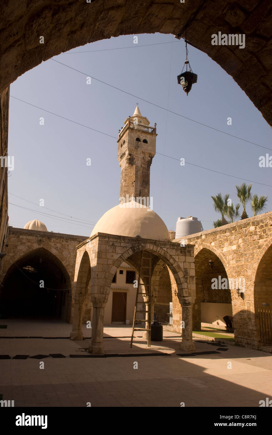 Cortile del XIV secolo al Tawbat moschea, città vecchia, Tripoli, nel nord del Libano. Foto Stock