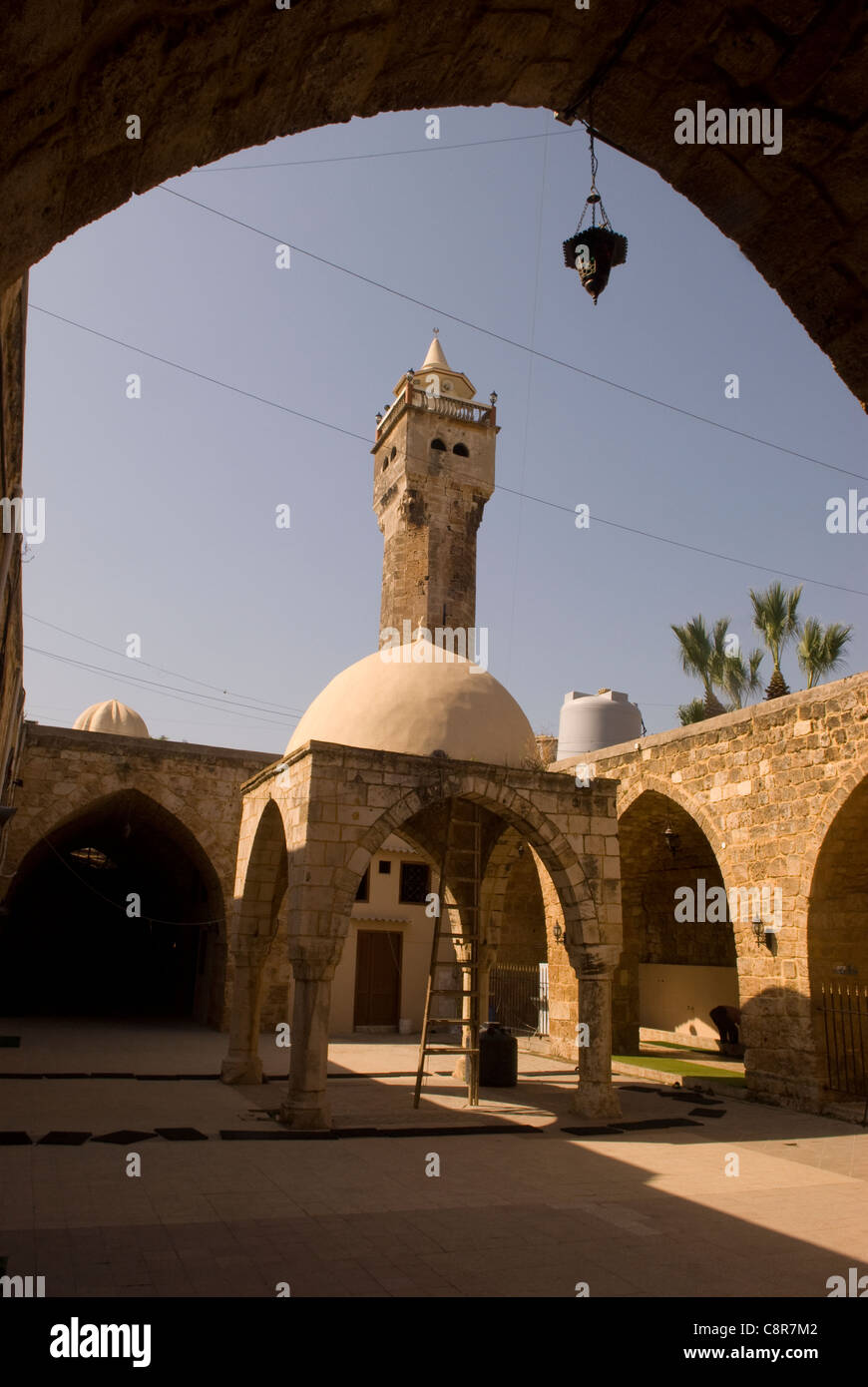 Cortile del XIV secolo al Tawbat moschea, città vecchia, Tripoli, nel nord del Libano. Foto Stock