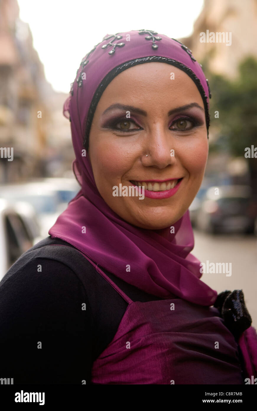 Sorridente donna libanese, Tripoli (Trablous), nel nord del Libano. Foto Stock