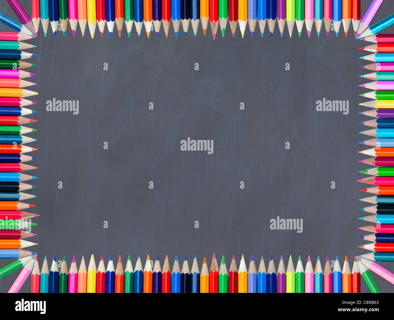 Blackboard inquadrata con la matita colorata Foto Stock