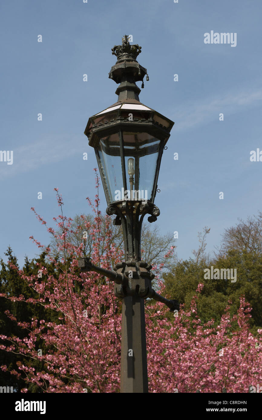 Il Castello di Windsor Street Light. Il Castello di Windsor , il più antico e il più grande castello occupato nel mondo. Foto Stock