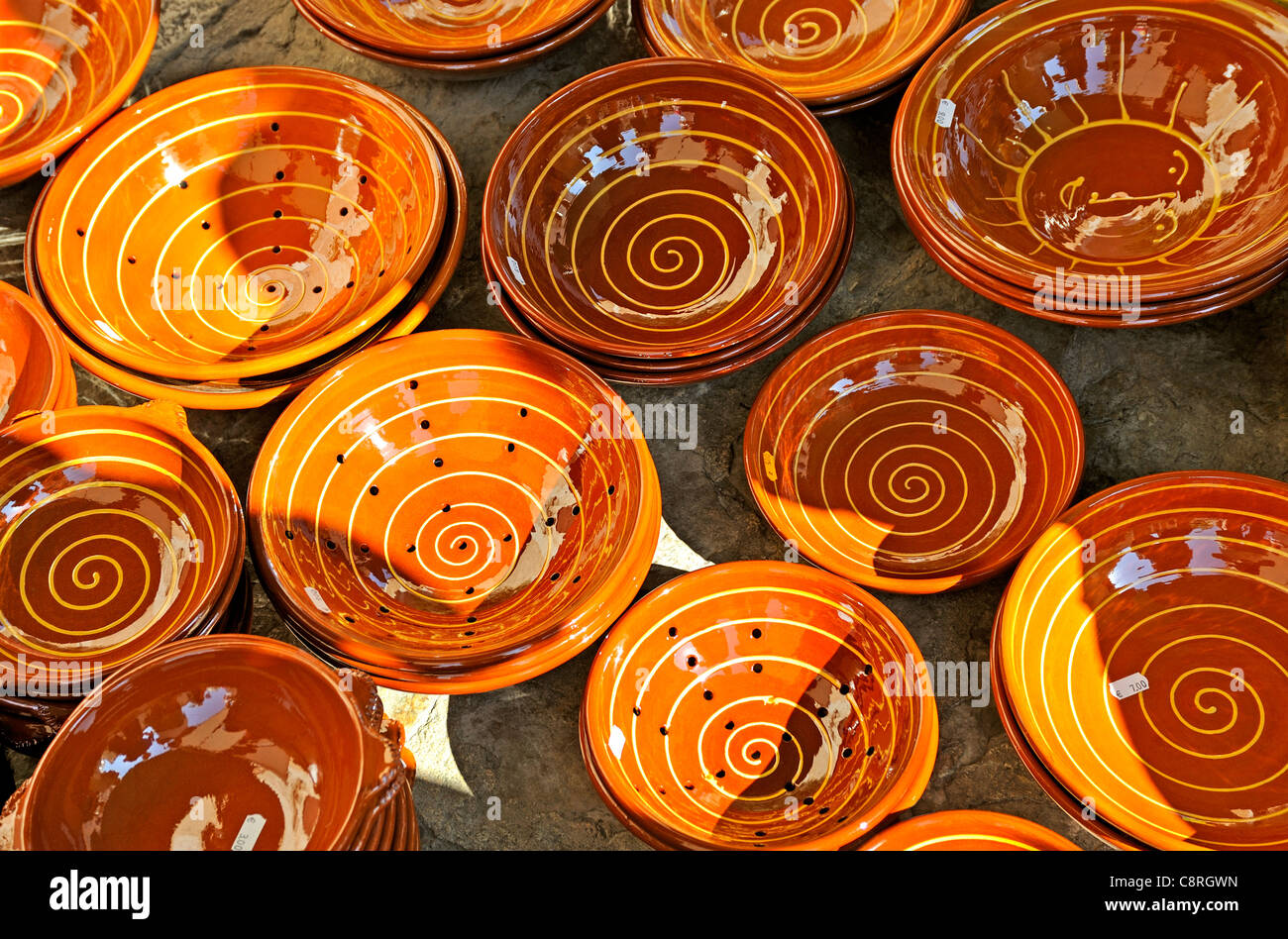 Pentole IN UN MERCATO DI STRADA IN INCA MAIORCA SPAGNA Foto Stock