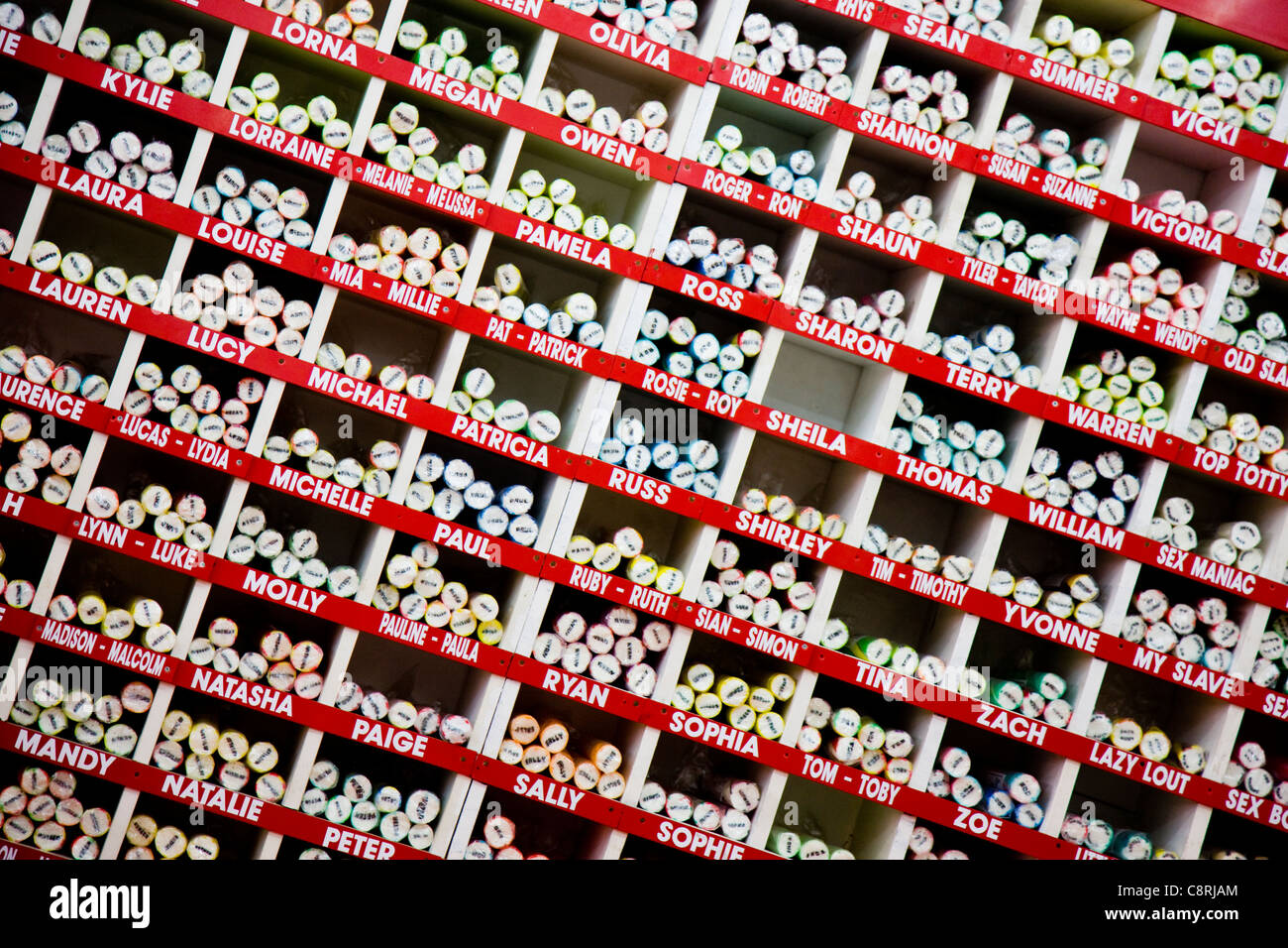 Mare di roccia o di vera e propria Blackpool rock - Scegli il tuo nome - sulla vendita di Blackpool, Regno Unito Foto Stock