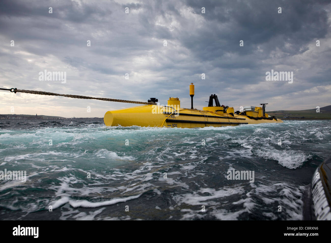 Il Scotrenewables Turbina di marea è un innovativo flottante flusso di marea turbina attualmente in fase di collaudo in Isole Orcadi Scozia Scotland Foto Stock