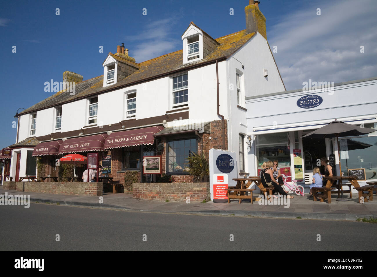 Tintagel Cornovaglia Settembre Pengenna panificio sala da tè e giardino e King Arthur's Bistro e ristorante Foto Stock