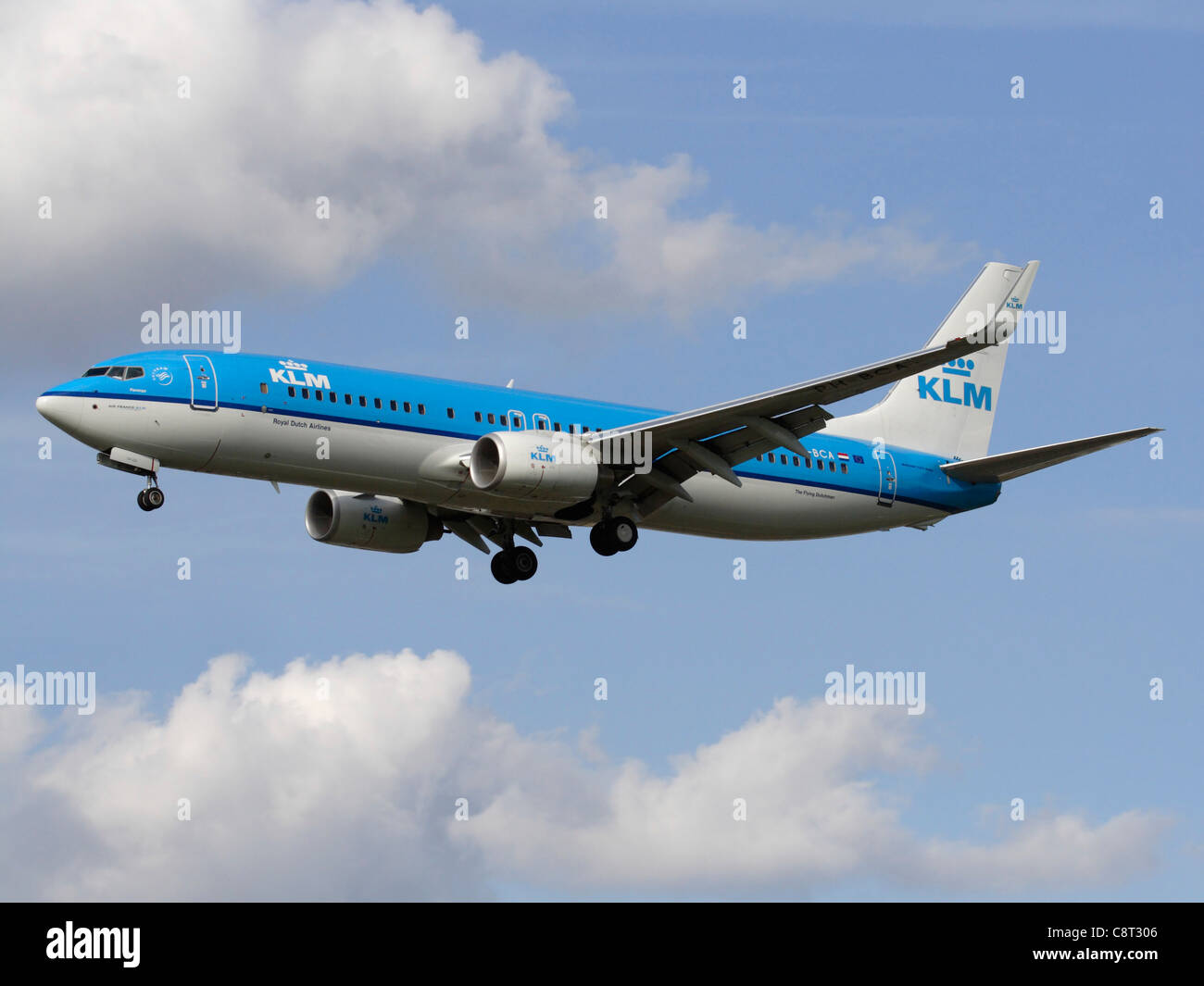 KLM Royal Dutch Airlines Boeing 737-800 jet del passeggero aereo sulla rotta di avvicinamento Foto Stock